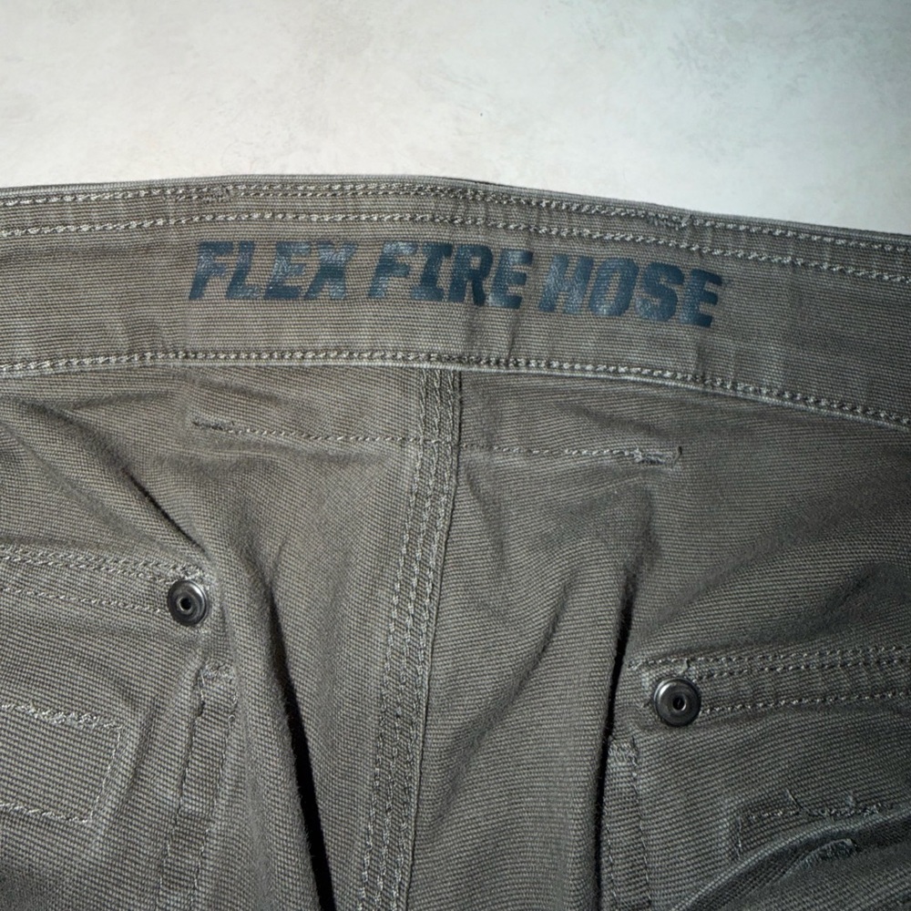 Duluth Trading Men's Flex Fire Hose Relaxed Fit Cargo Work Pants 36x30 Gray EUC - Picture 9 of 12